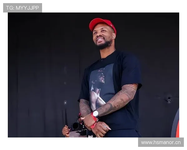 夸梅直言布朗尼不应模仿库里和利拉德的超远三分风格